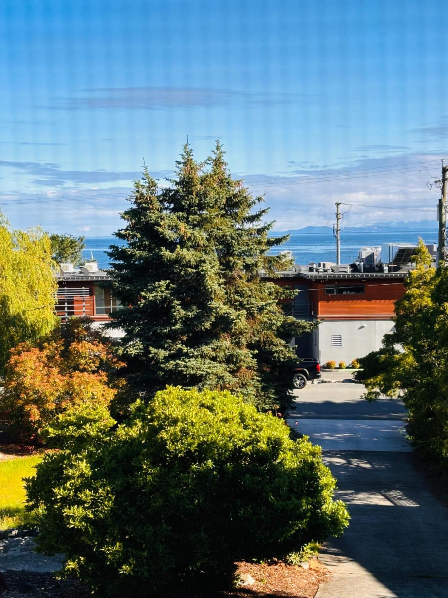 Oceanside Manor - Fancy Room - Golf Course & Beach View Qualicum Beach Exterior foto
